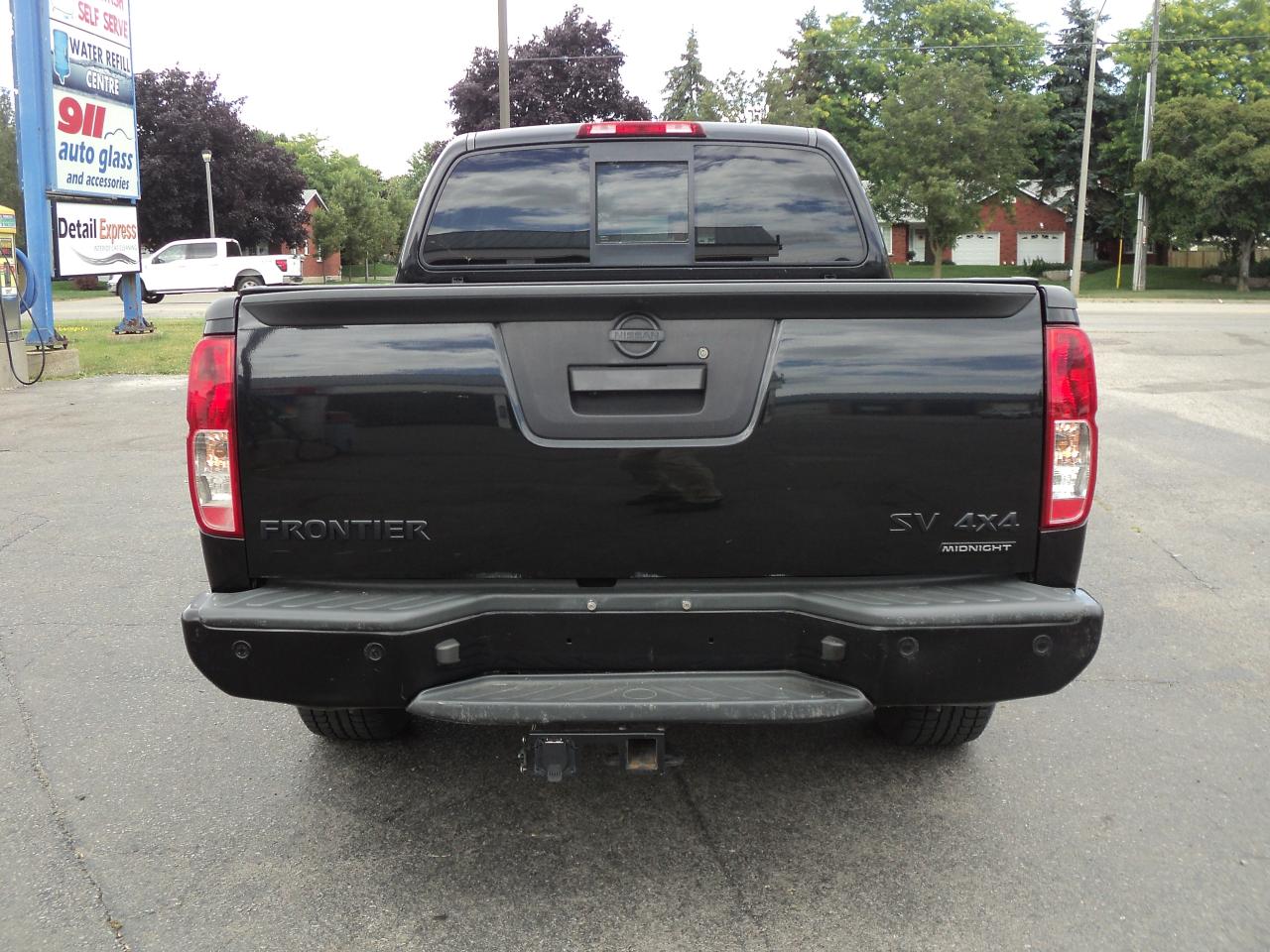 2019 Nissan Frontier SV Midnight Edition CrewCab 4x4 4.0L6cyl 6ftBox - Photo #9