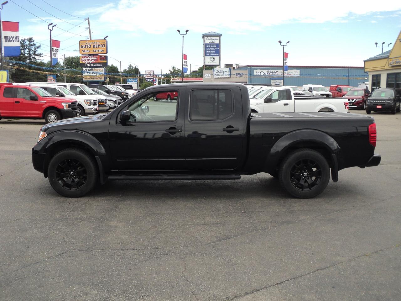 2019 Nissan Frontier SV Midnight Edition CrewCab 4x4 4.0L6cyl 6ftBox - Photo #6