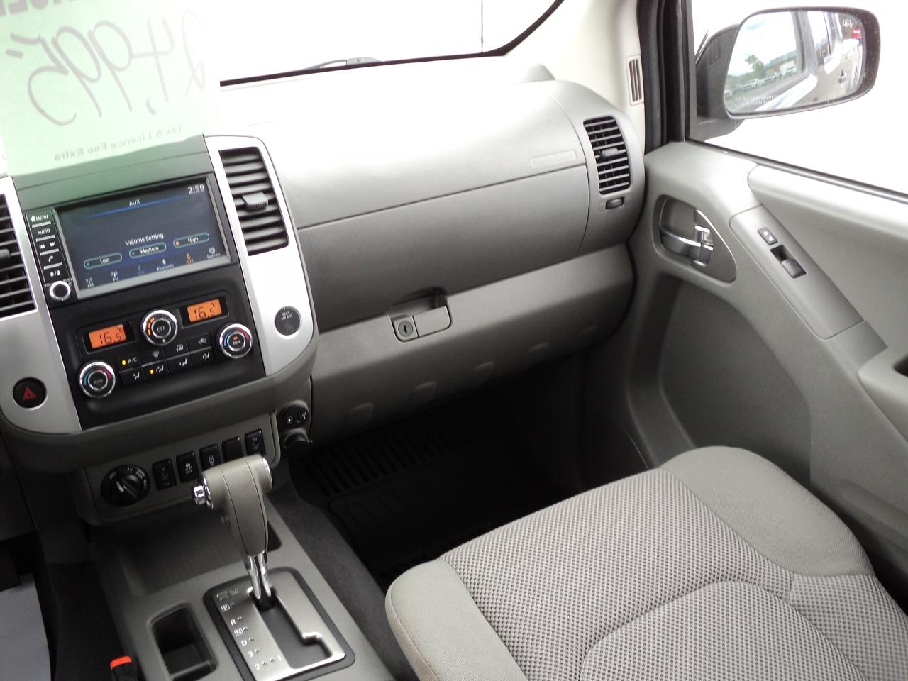 2019 Nissan Frontier SV Midnight Edition CrewCab 4x4 4.0L6cyl 6ftBox - Photo #17