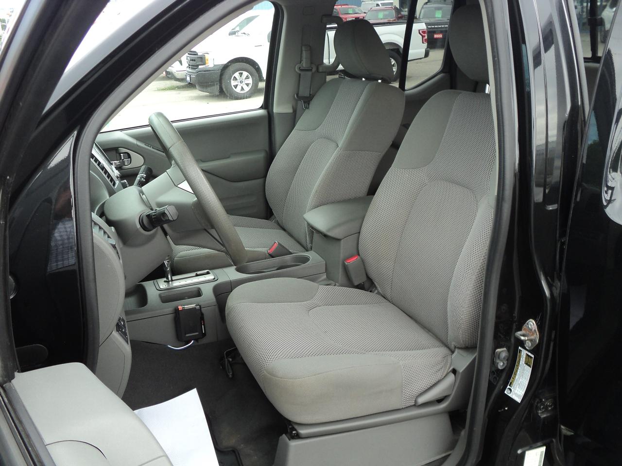 2019 Nissan Frontier SV Midnight Edition CrewCab 4x4 4.0L6cyl 6ftBox - Photo #12