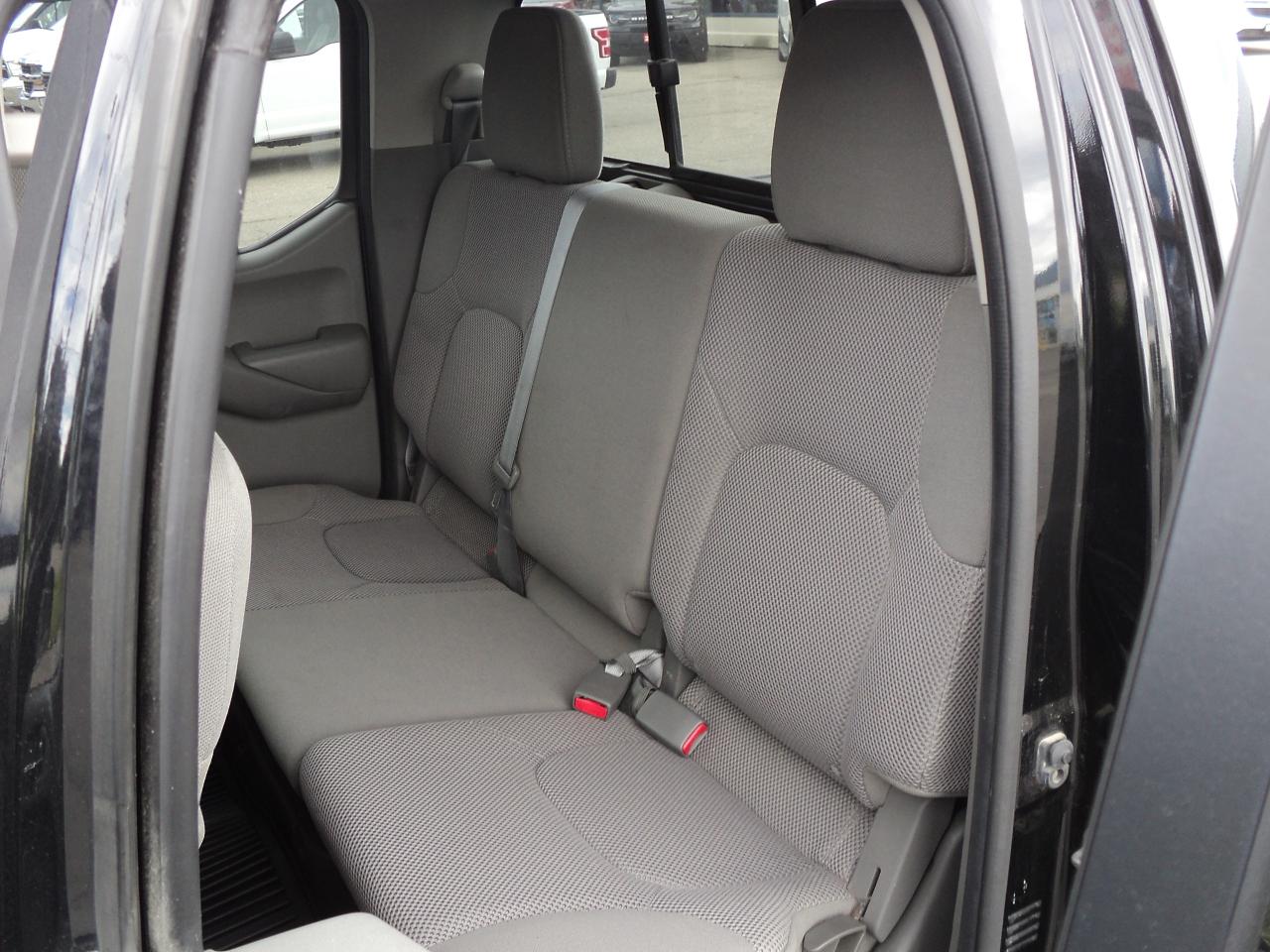 2019 Nissan Frontier SV Midnight Edition CrewCab 4x4 4.0L6cyl 6ftBox - Photo #13