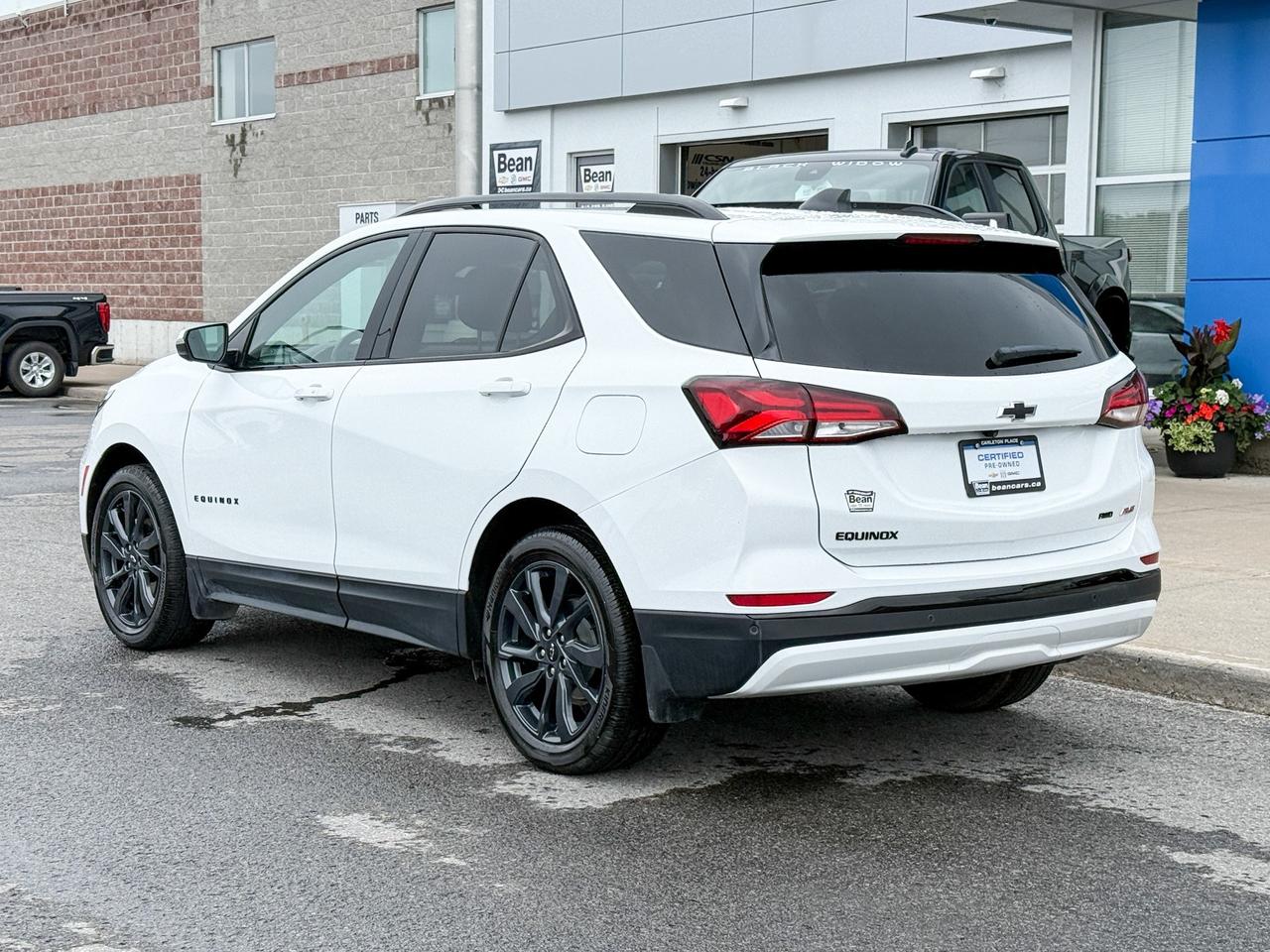 2024 Chevrolet Equinox RS 1.5L 4CYL WITH REMOTE START/ENTRY, SUNROOF, HEATED SEATS, HEATED STEERING WHEEL, BOSE SOUND SYSTEM, HD SURROUND VISION, APPLE CARPLAY AND ANDROID AUTO Photo