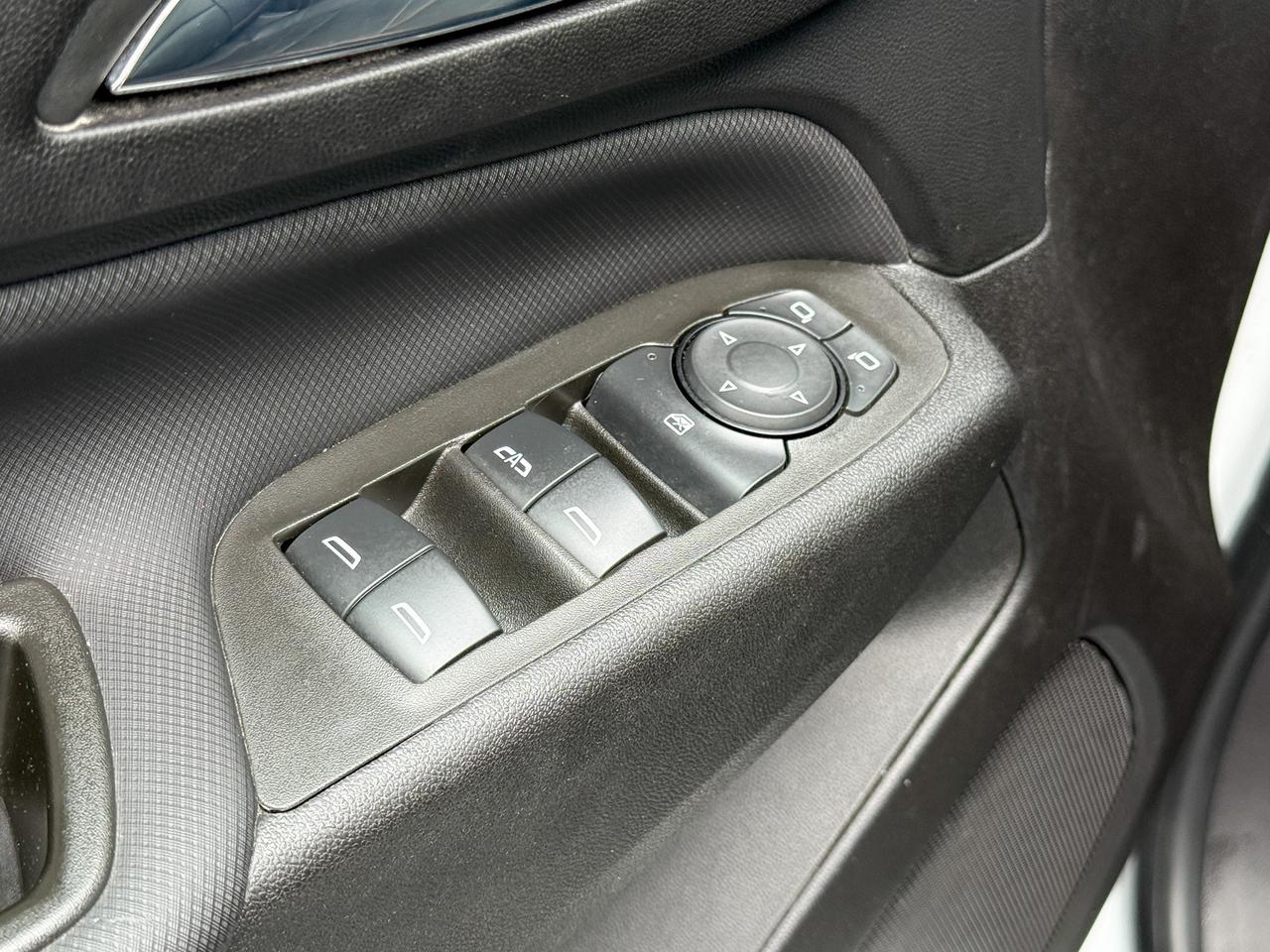 2024 Chevrolet Equinox RS 1.5L 4CYL WITH REMOTE START/ENTRY, SUNROOF, HEATED SEATS, HEATED STEERING WHEEL, BOSE SOUND SYSTEM, HD SURROUND VISION, APPLE CARPLAY AND ANDROID AUTO Photo
