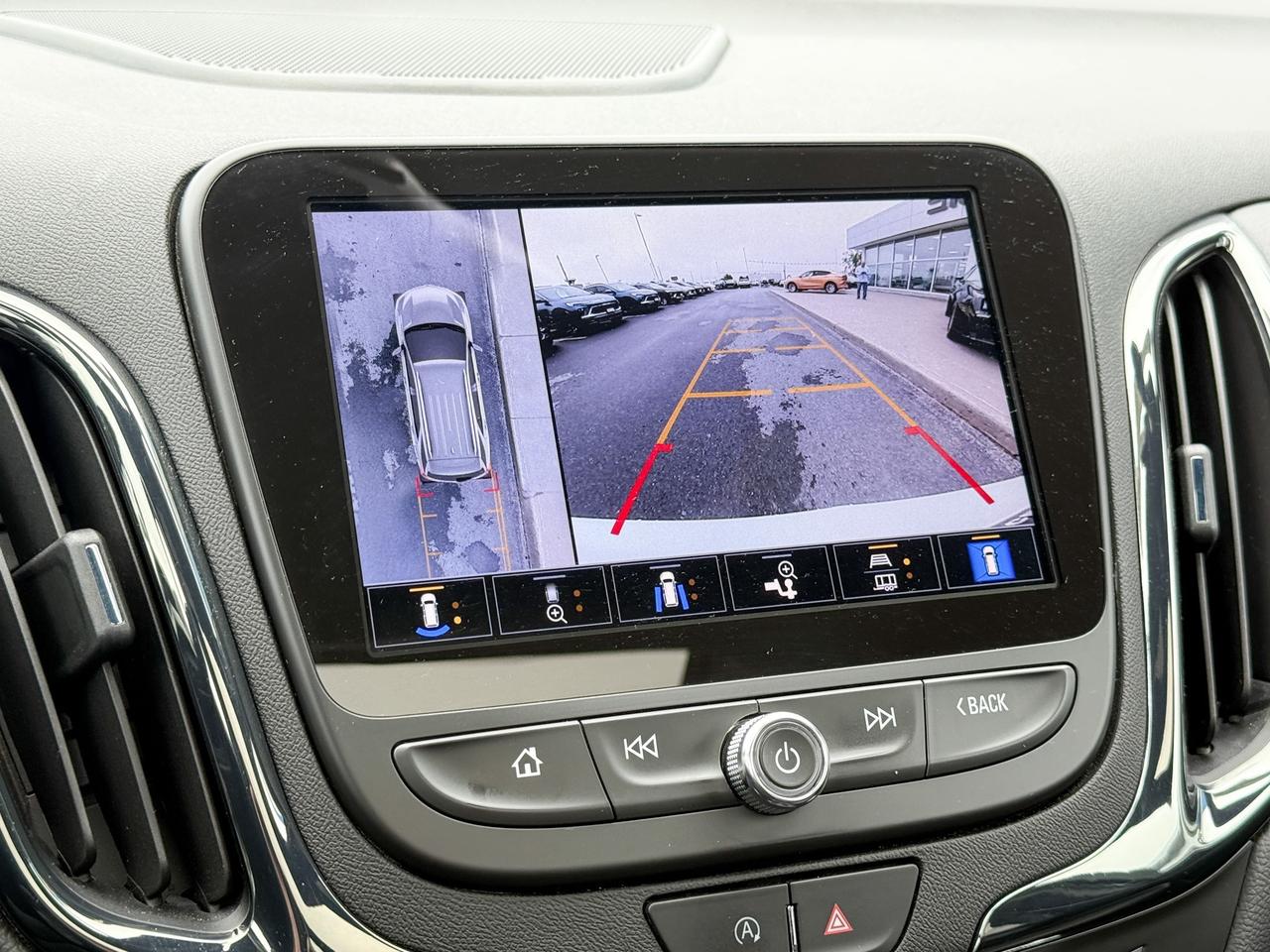 2024 Chevrolet Equinox RS 1.5L 4CYL WITH REMOTE START/ENTRY, SUNROOF, HEATED SEATS, HEATED STEERING WHEEL, BOSE SOUND SYSTEM, HD SURROUND VISION, APPLE CARPLAY AND ANDROID AUTO Photo