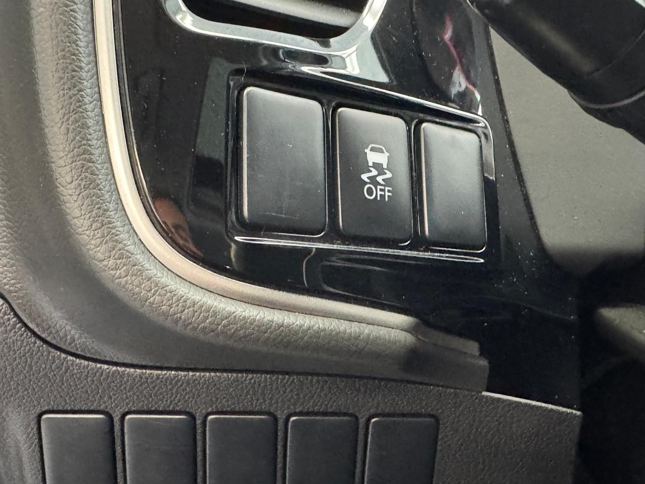 2016 Mitsubishi Outlander SE AWD 7 Passenger+New Tires+Brakes+Wheels+Camera Photo106
