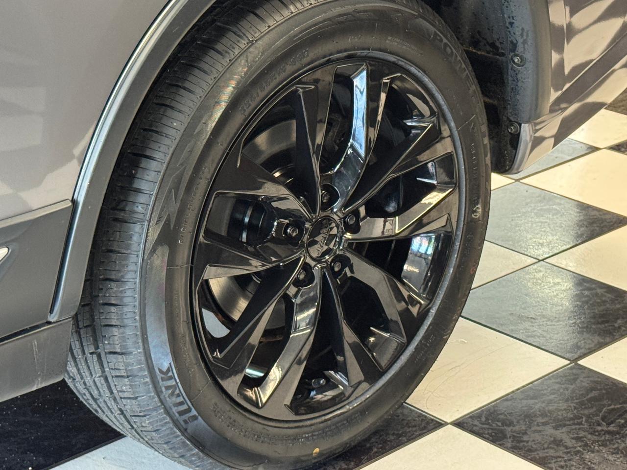 2016 Mitsubishi Outlander SE AWD 7 Passenger+New Tires+Brakes+Wheels+Camera Photo50