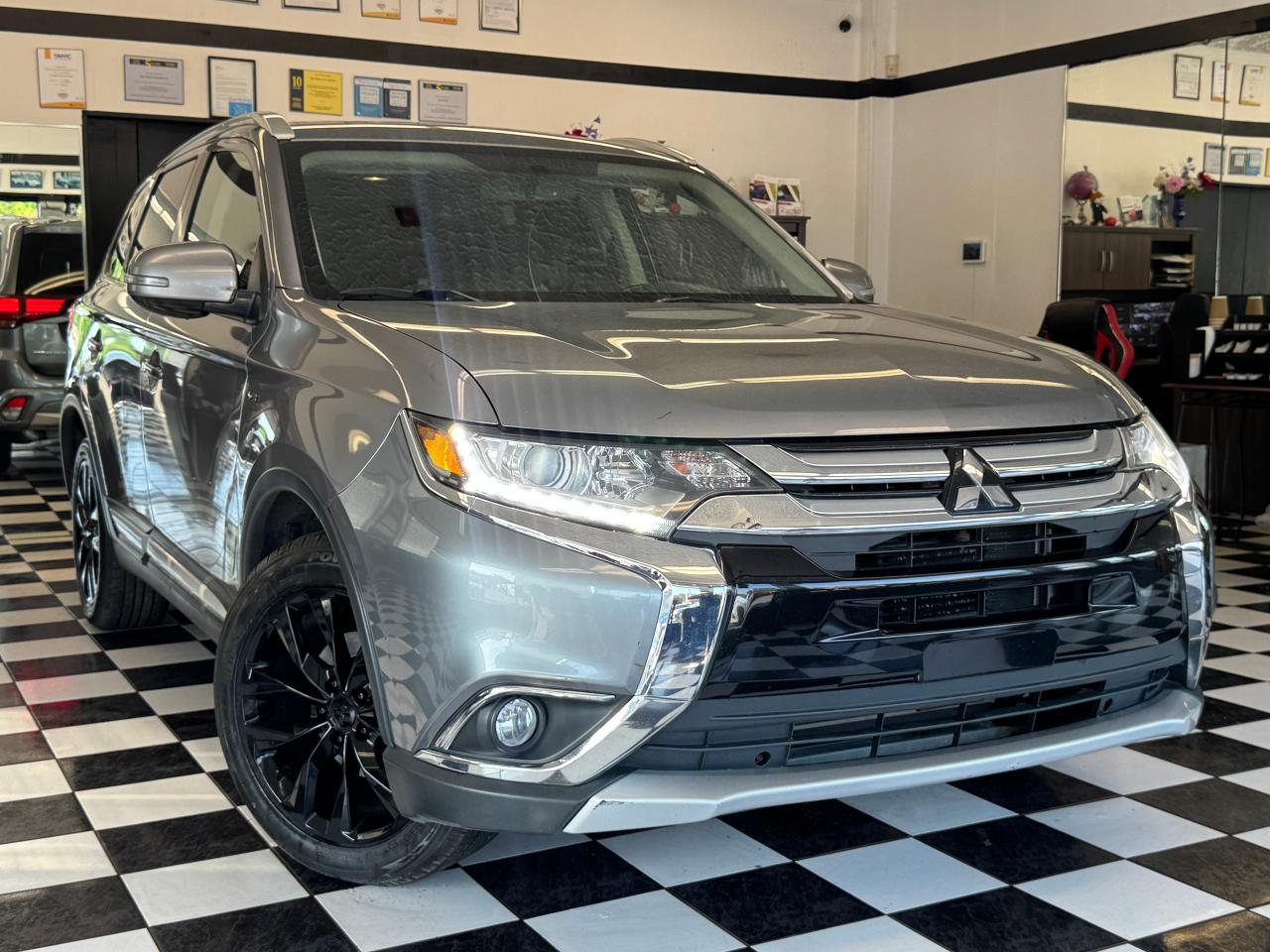2016 Mitsubishi Outlander SE AWD 7 Passenger+New Tires+Brakes+Wheels+Camera Photo78