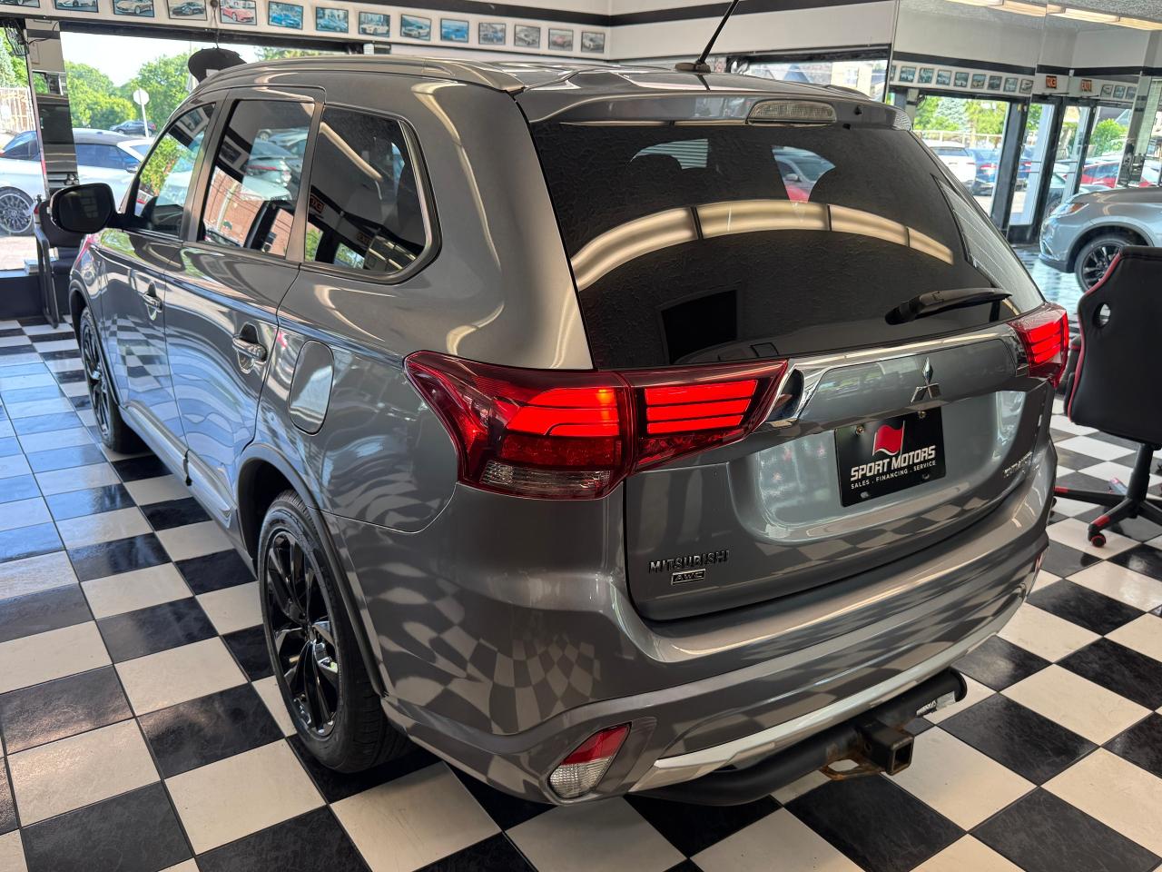 2016 Mitsubishi Outlander SE AWD 7 Passenger+New Tires+Brakes+Wheels+Camera Photo67