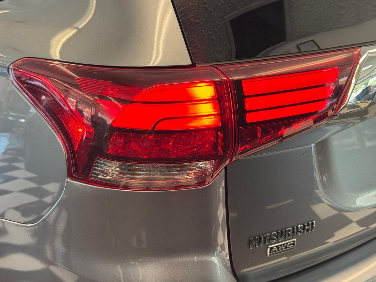 2016 Mitsubishi Outlander SE AWD 7 Passenger+New Tires+Brakes+Wheels+Camera - Photo #57