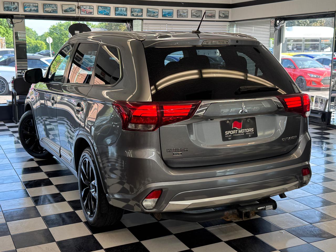 2016 Mitsubishi Outlander SE AWD 7 Passenger+New Tires+Brakes+Wheels+Camera Photo16