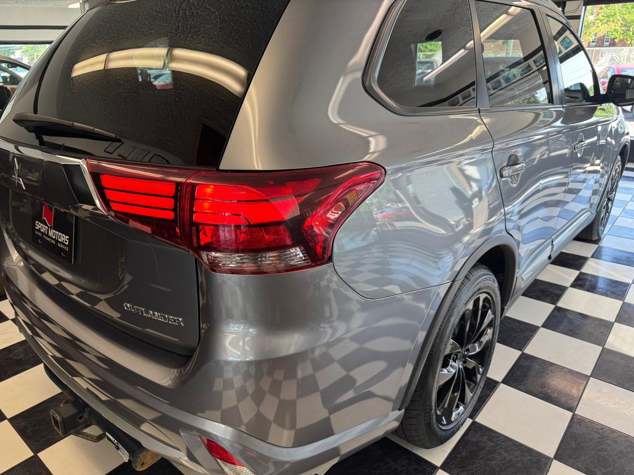 2016 Mitsubishi Outlander SE AWD 7 Passenger+New Tires+Brakes+Wheels+Camera Photo98