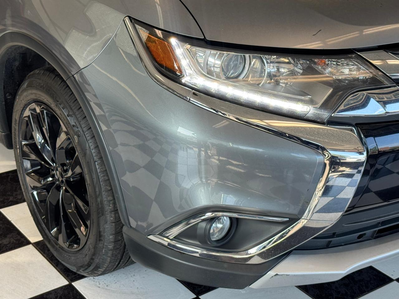 2016 Mitsubishi Outlander SE AWD 7 Passenger+New Tires+Brakes+Wheels+Camera Photo95