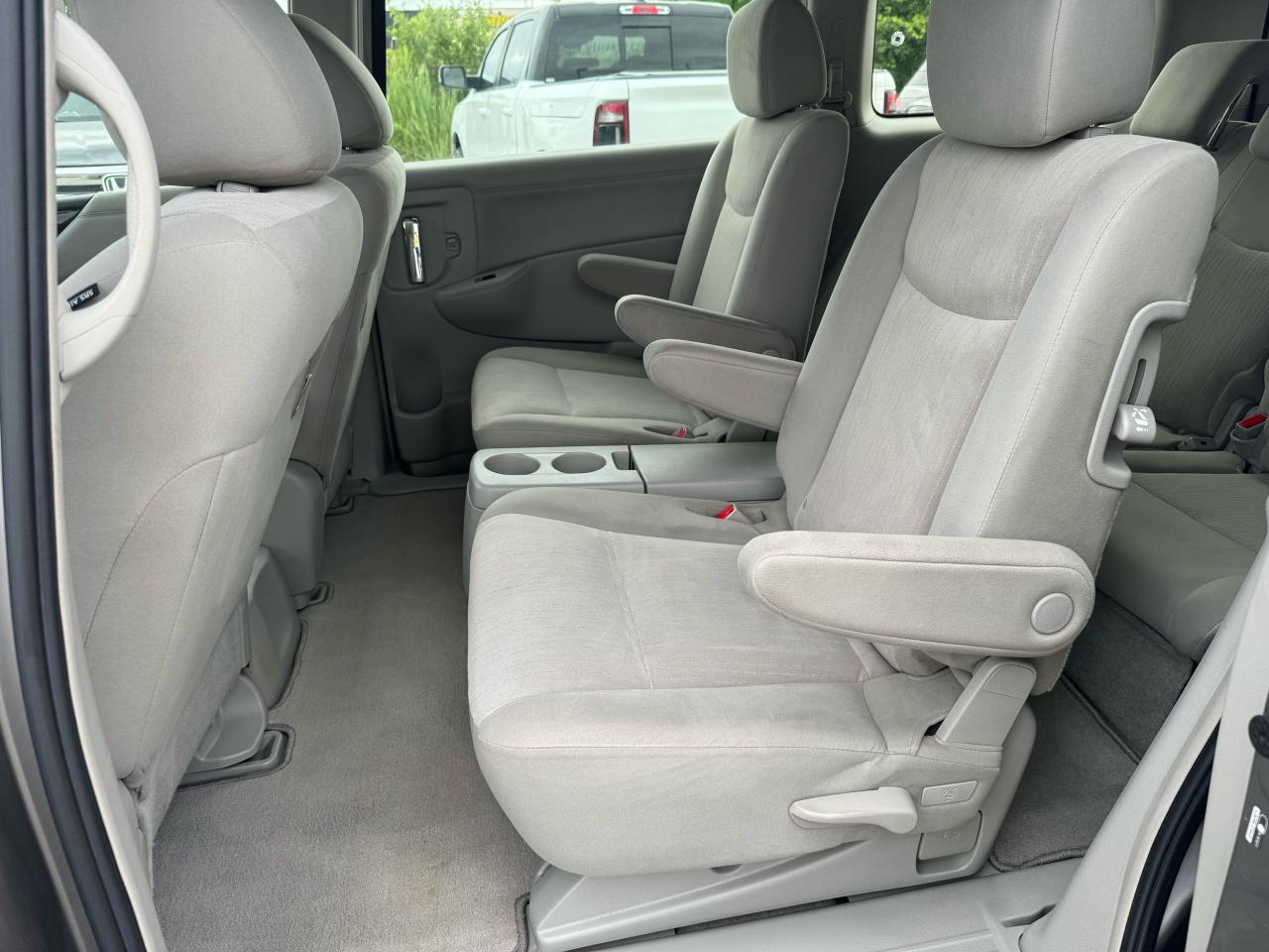 2013 Nissan Quest S - Photo #11