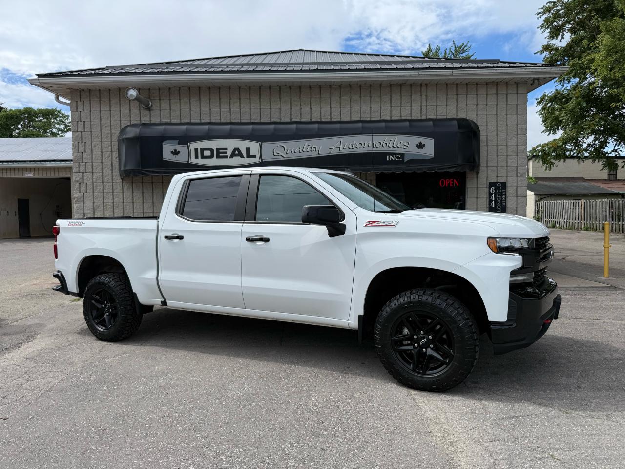 Used 2021 Chevrolet Silverado 1500 LT Trail Boss for sale in Mount Brydges, ON