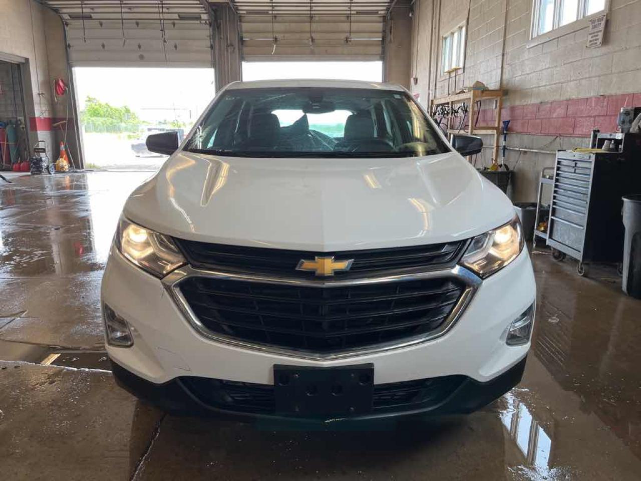 2018 Chevrolet Equinox LS - Photo #2