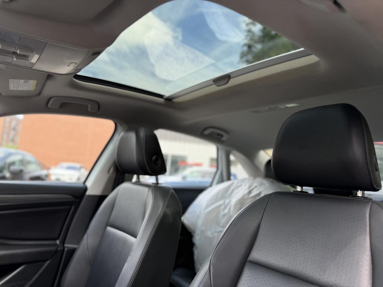 2019 Volkswagen Jetta 1.4T SEL 8A - Photo #8