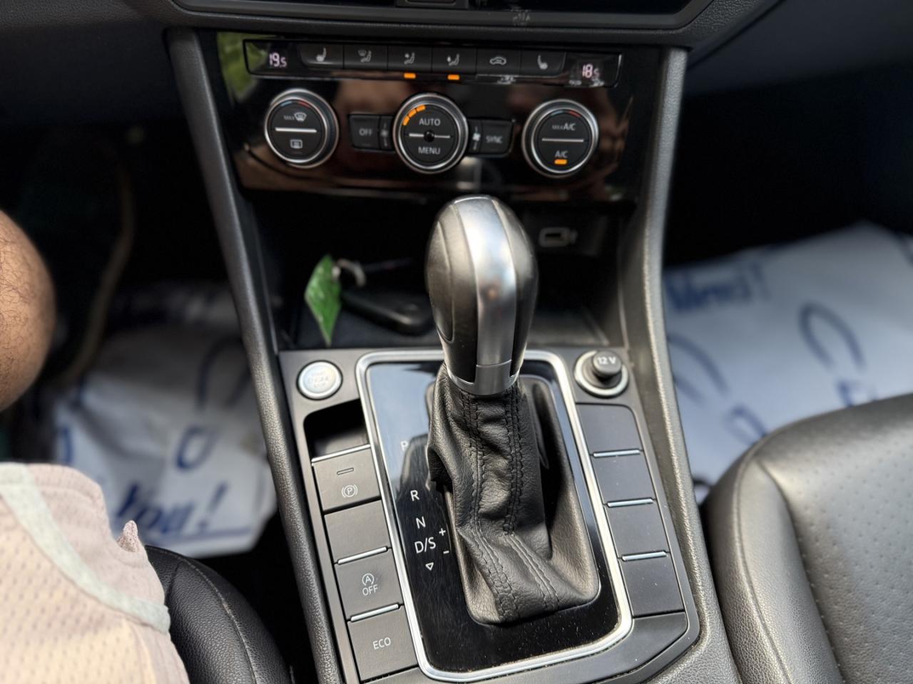 2019 Volkswagen Jetta 1.4T SEL 8A - Photo #9