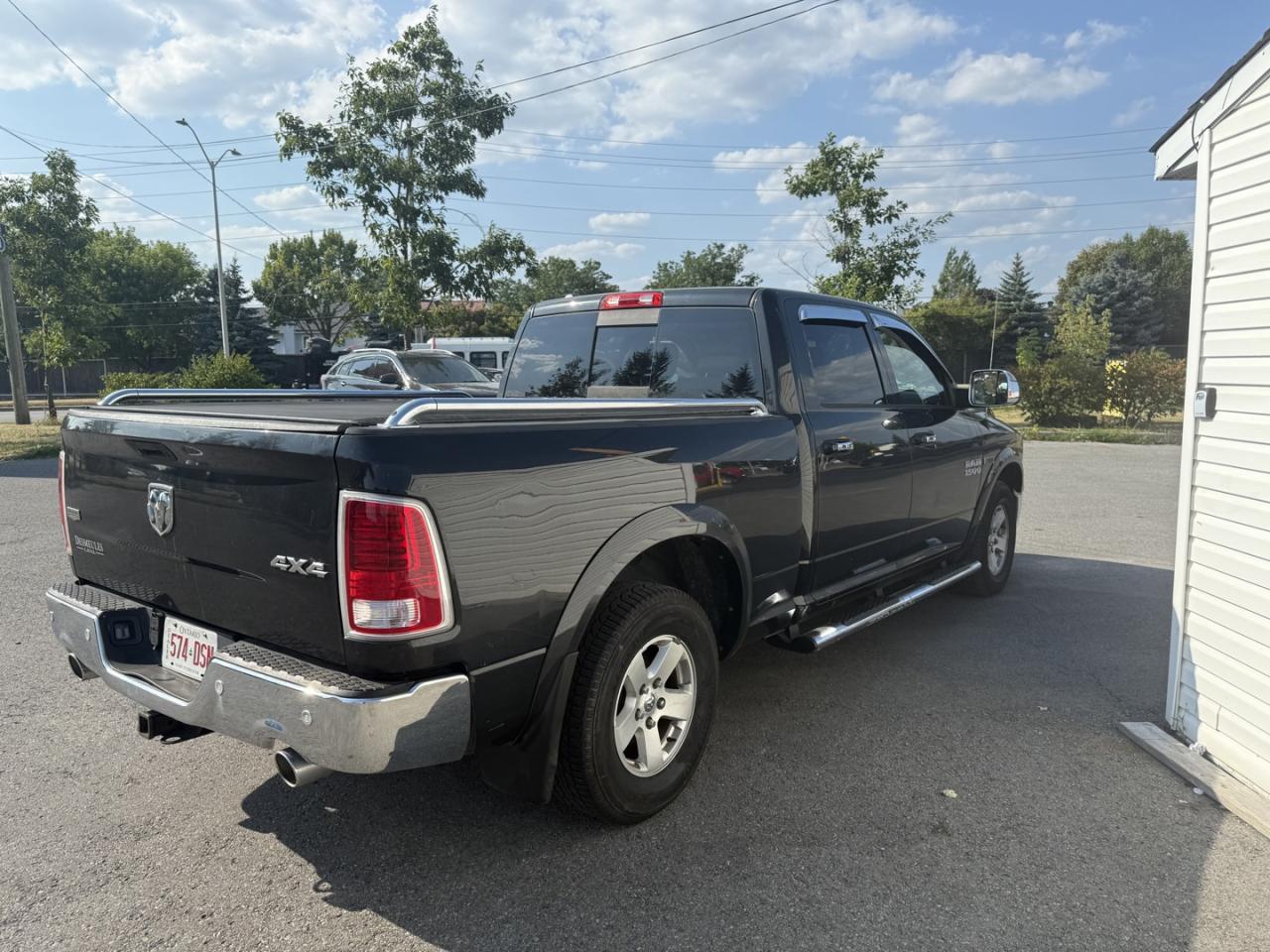 2015 RAM 1500 Laramie Crew Cab LWB 4WD - Photo #3