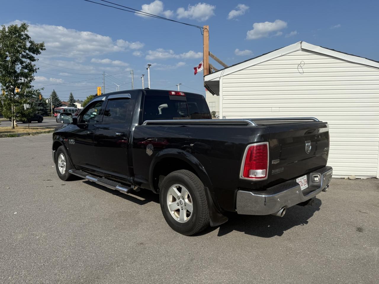 2015 RAM 1500 Laramie Crew Cab LWB 4WD - Photo #2