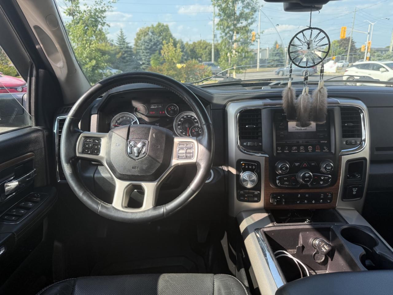 2015 RAM 1500 Laramie Crew Cab LWB 4WD - Photo #6