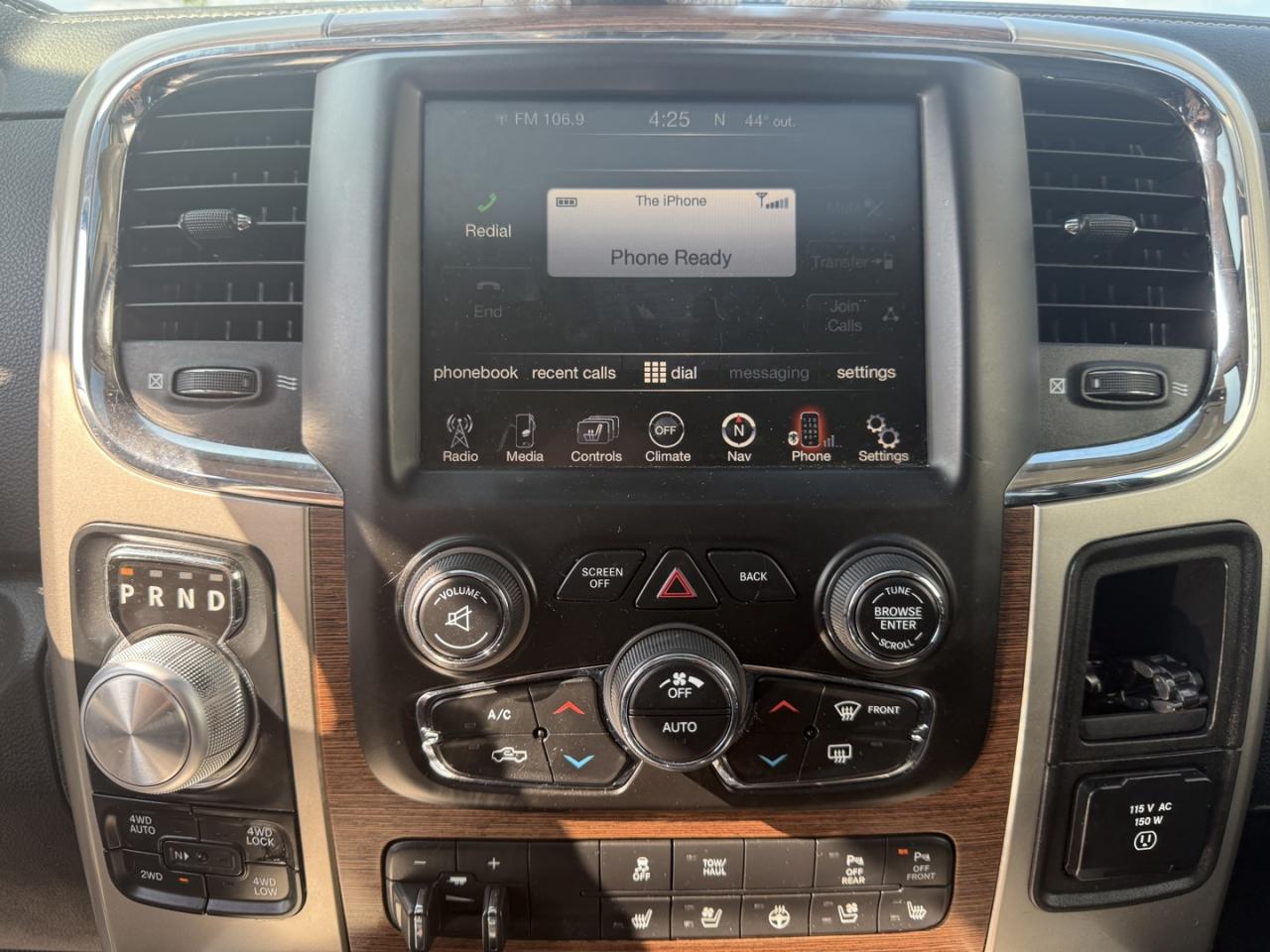 2015 RAM 1500 Laramie Crew Cab LWB 4WD - Photo #7