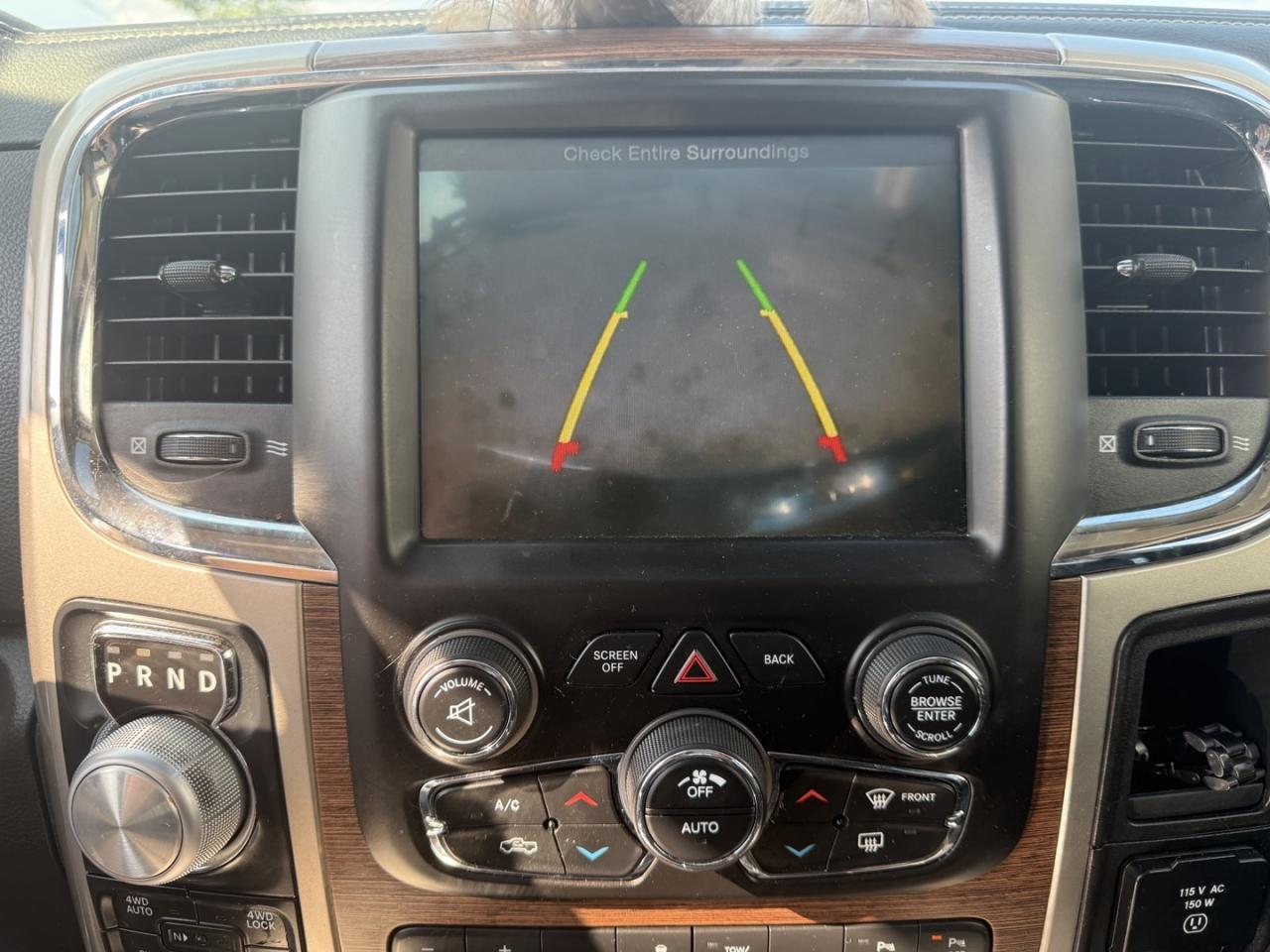 2015 RAM 1500 Laramie Crew Cab LWB 4WD - Photo #11