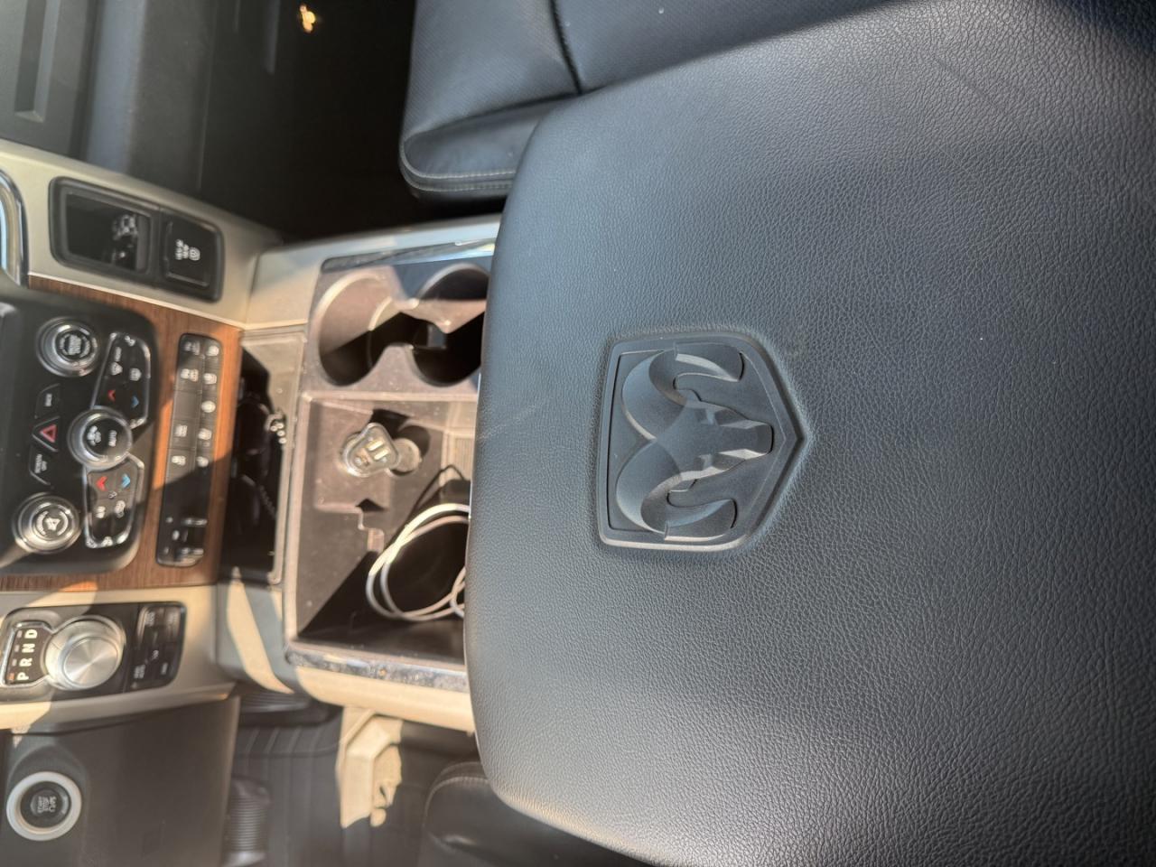 2015 RAM 1500 Laramie Crew Cab LWB 4WD - Photo #13