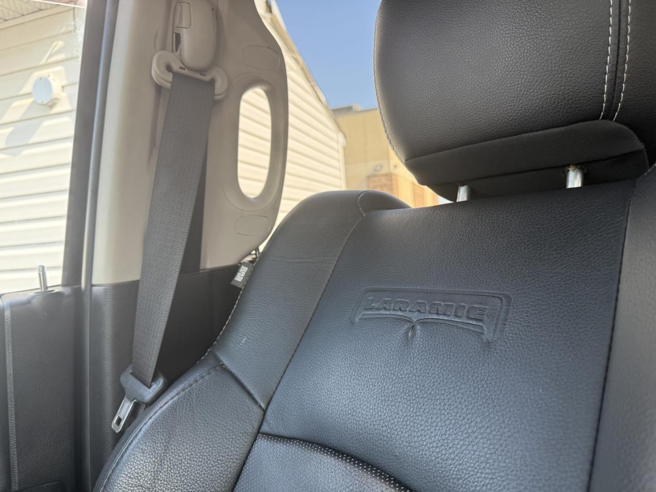 2015 RAM 1500 Laramie Crew Cab LWB 4WD - Photo #14