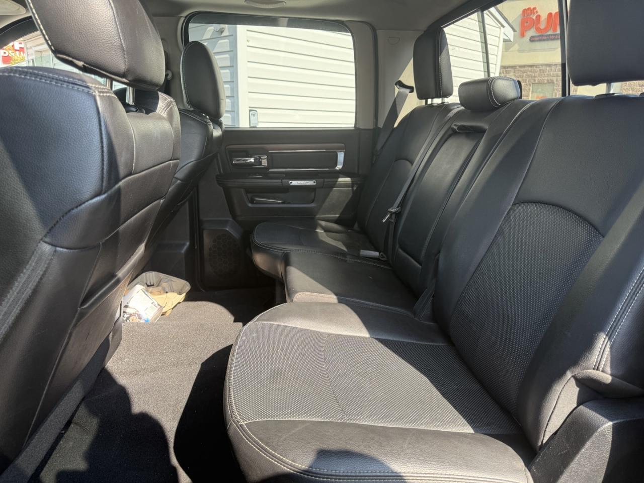 2015 RAM 1500 Laramie Crew Cab LWB 4WD - Photo #15