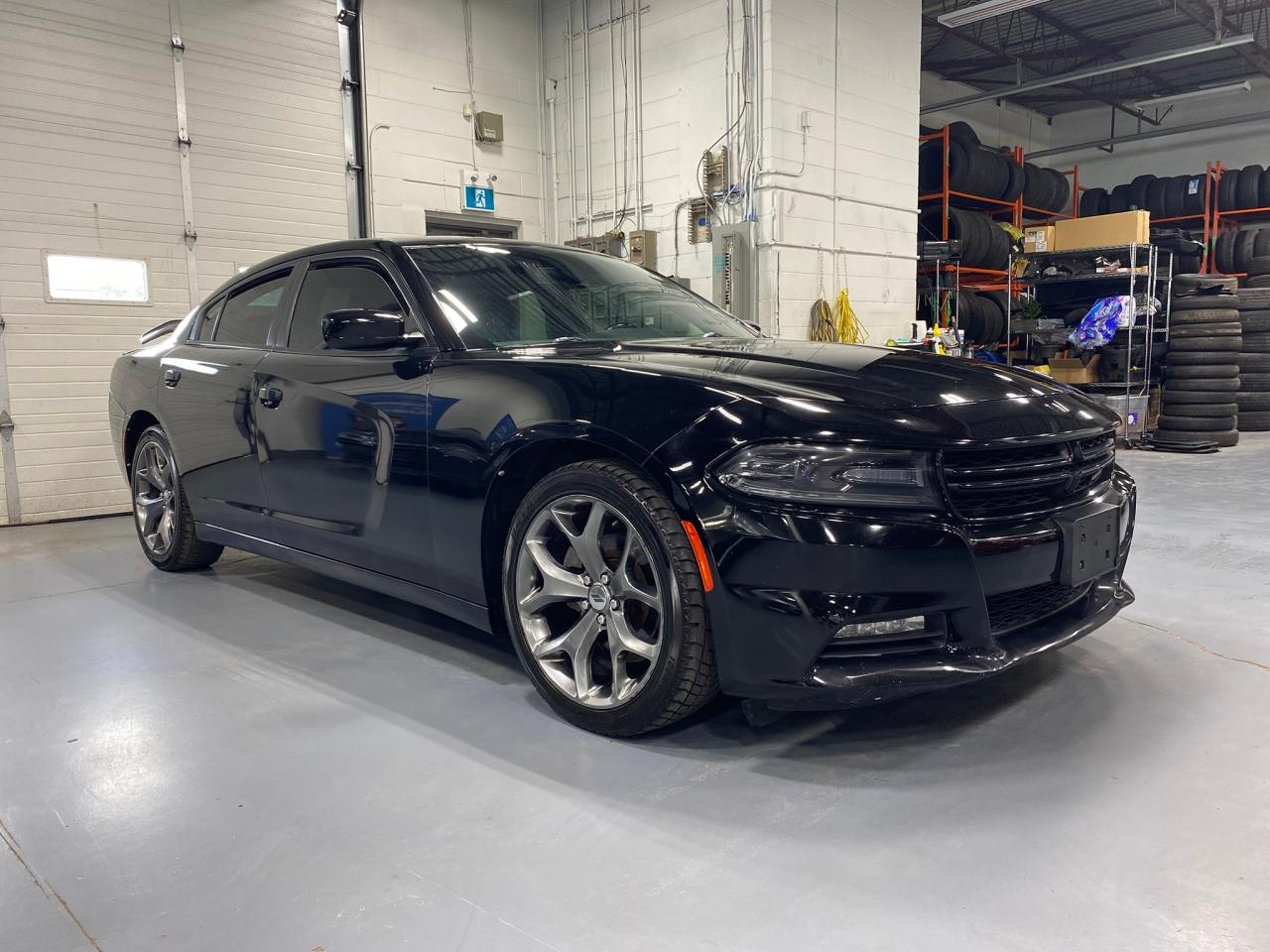 2017 Dodge Charger SXT - Photo #7