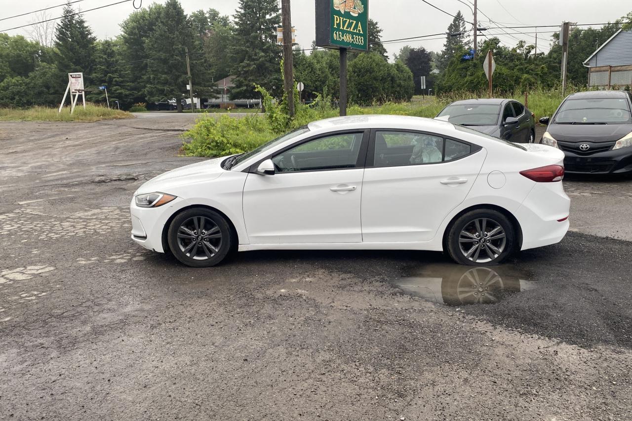 2017 Hyundai Elantra GL - Photo #3