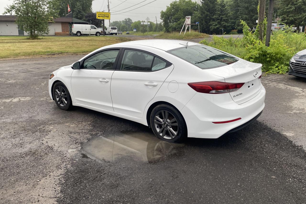 2017 Hyundai Elantra GL - Photo #4