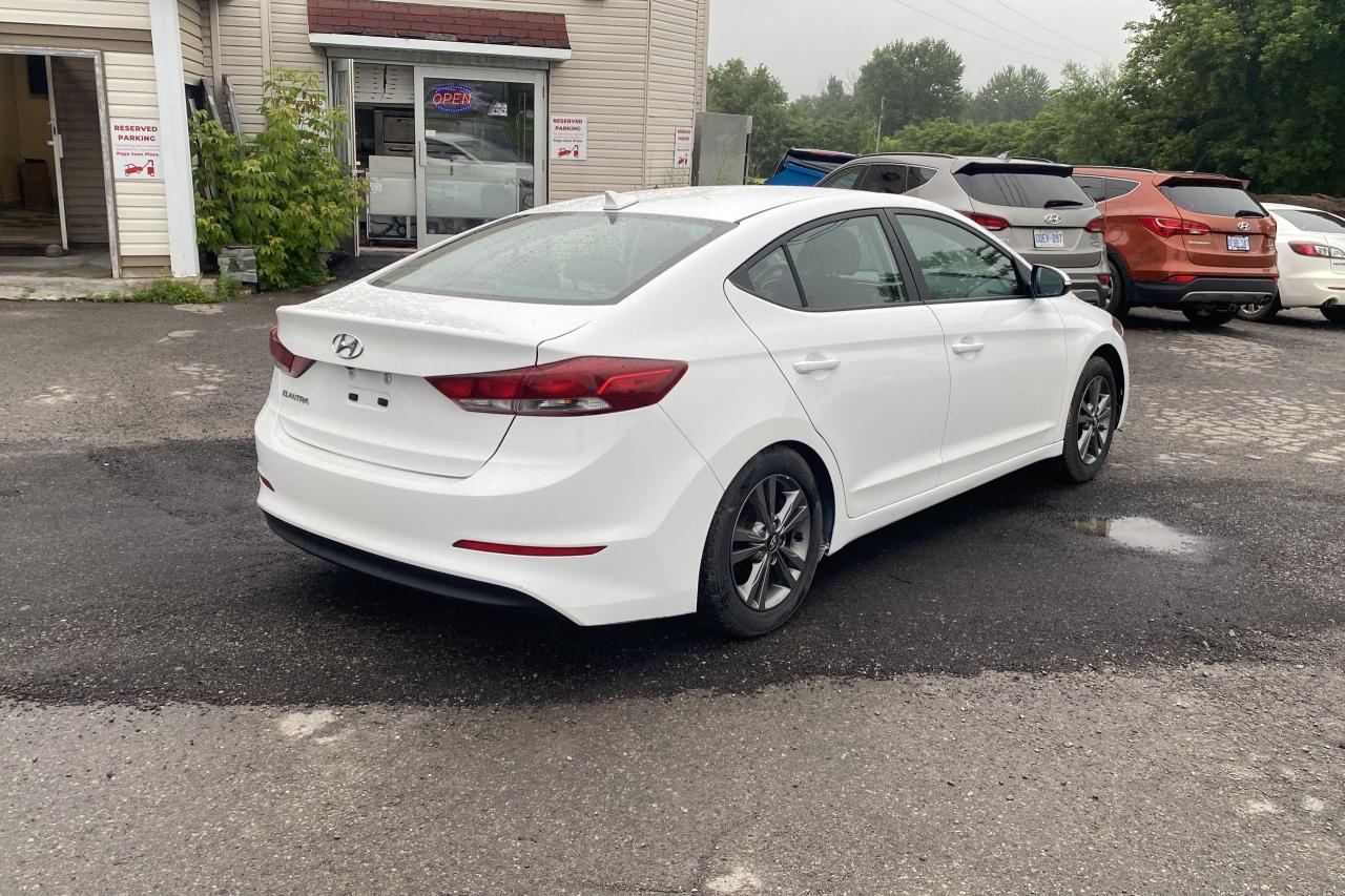 2017 Hyundai Elantra GL - Photo #6