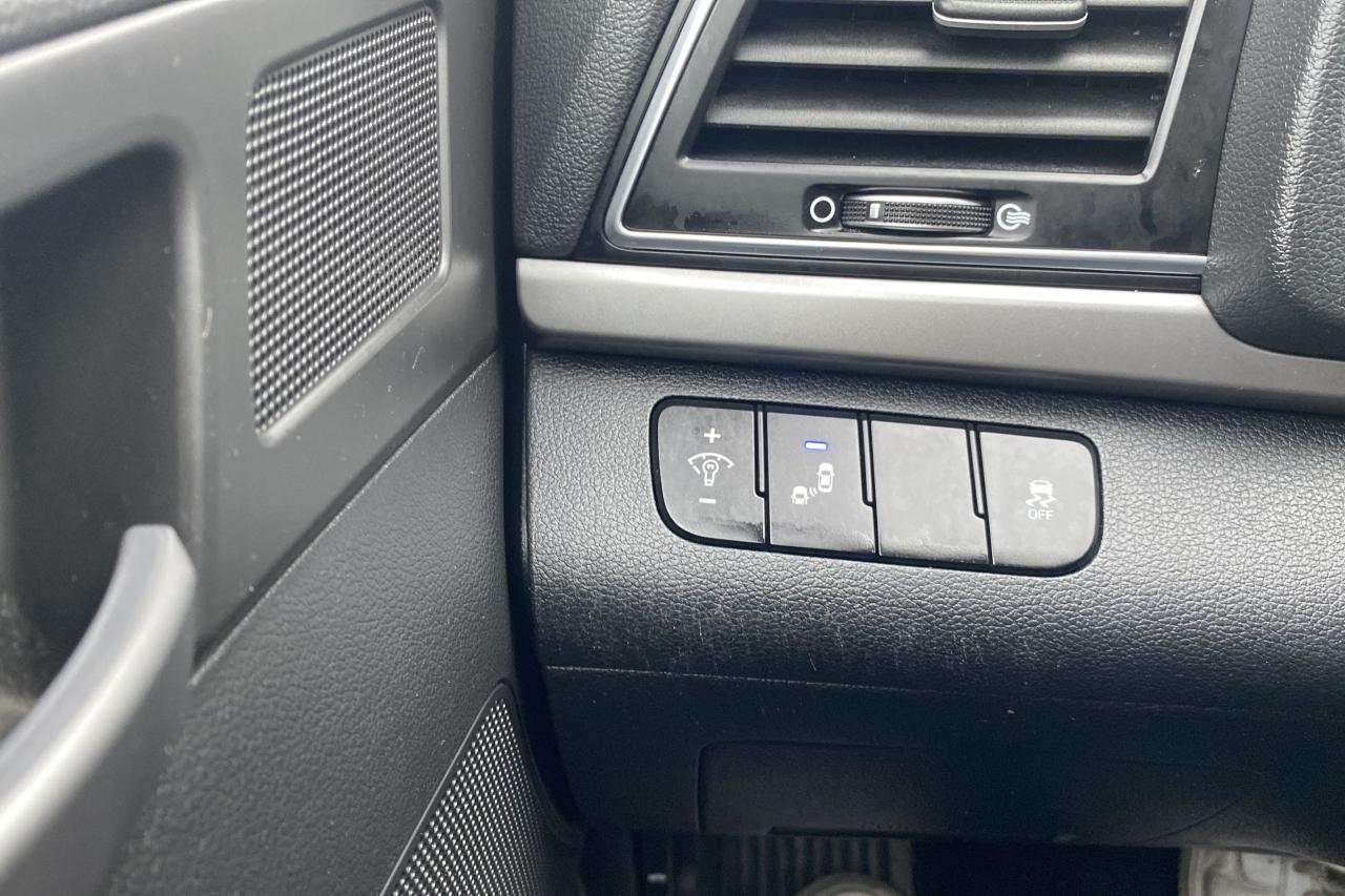 2017 Hyundai Elantra GL - Photo #13