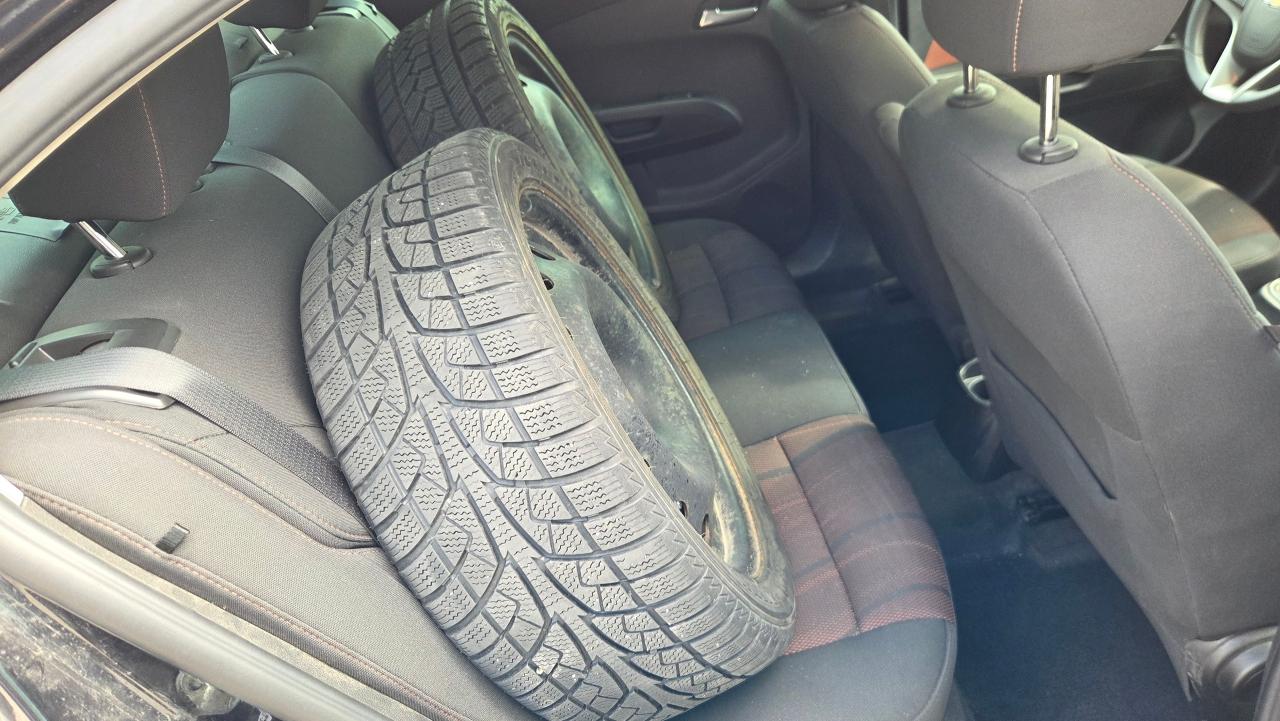 2015 Chevrolet Sonic LT Backup Cam/Winter tires/rims - Photo #9