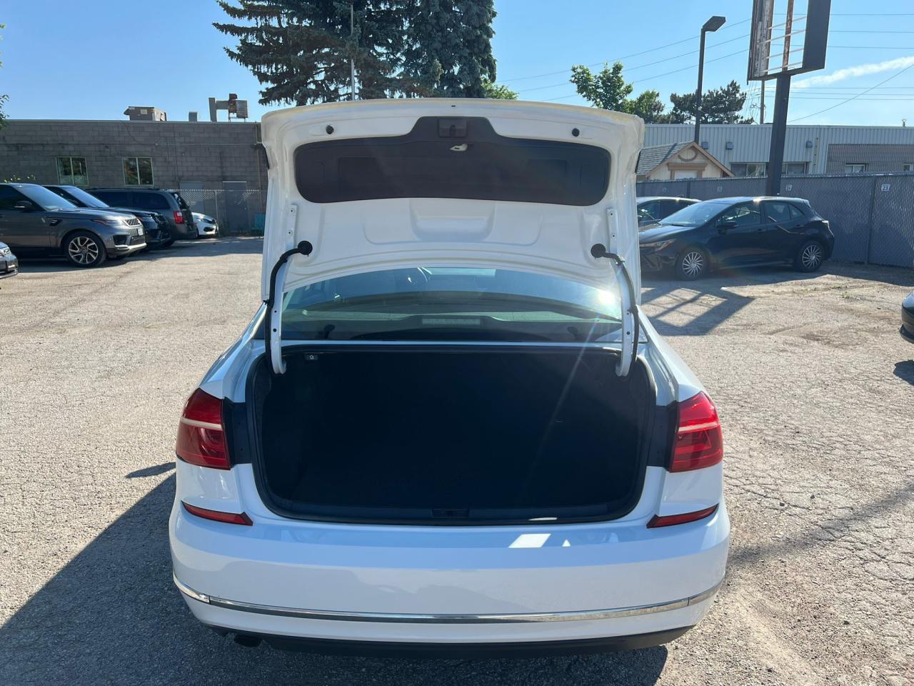 2016 Volkswagen Passat AUTO NO ACCIDENT HEATED SEAT BACKUP CAMERA B-T - Photo #11