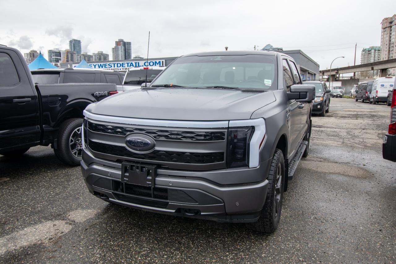 Used 2023 Ford F-150 Lariat 4WD SuperCrew 5.5' Box for sale in New Westminster, BC
