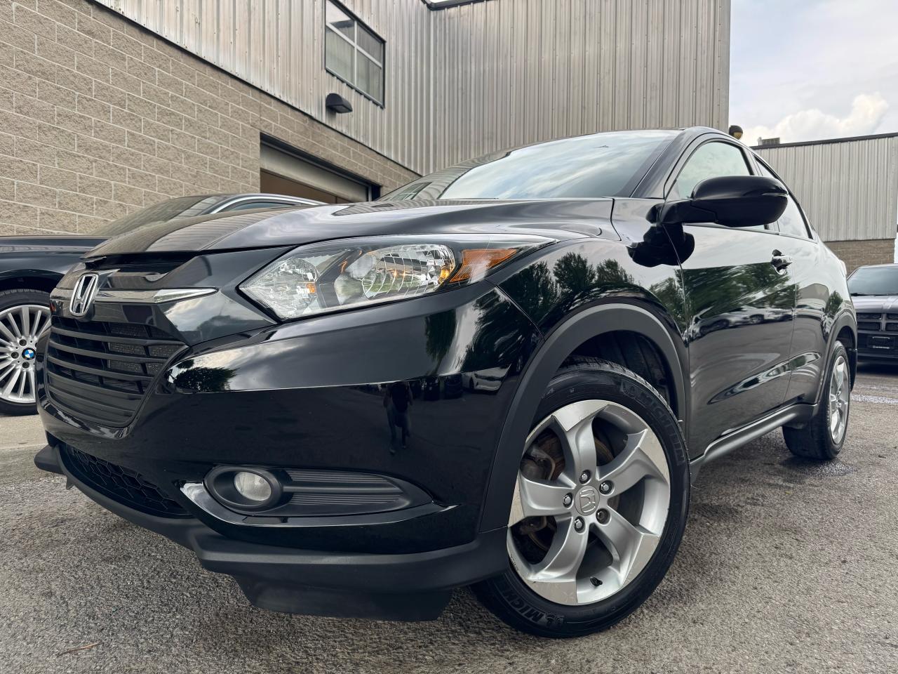 2017 Honda HR-V EX - 4WD, SUNROOF, HEATED SEATS, AUTO, LOADED!