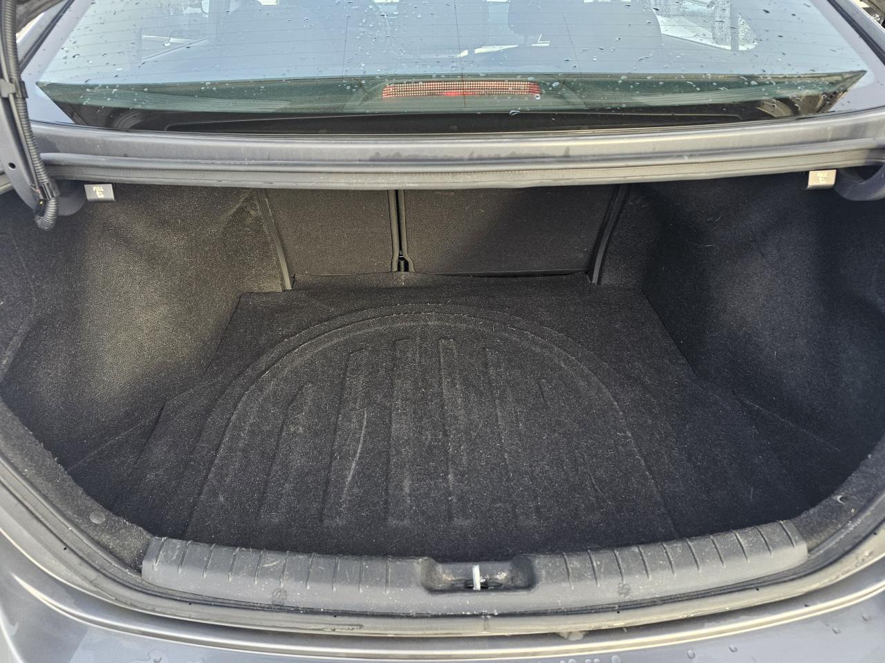 2018 Hyundai Elantra LE Auto, Auto, Bluetooth, A/C, Accident Free Photo