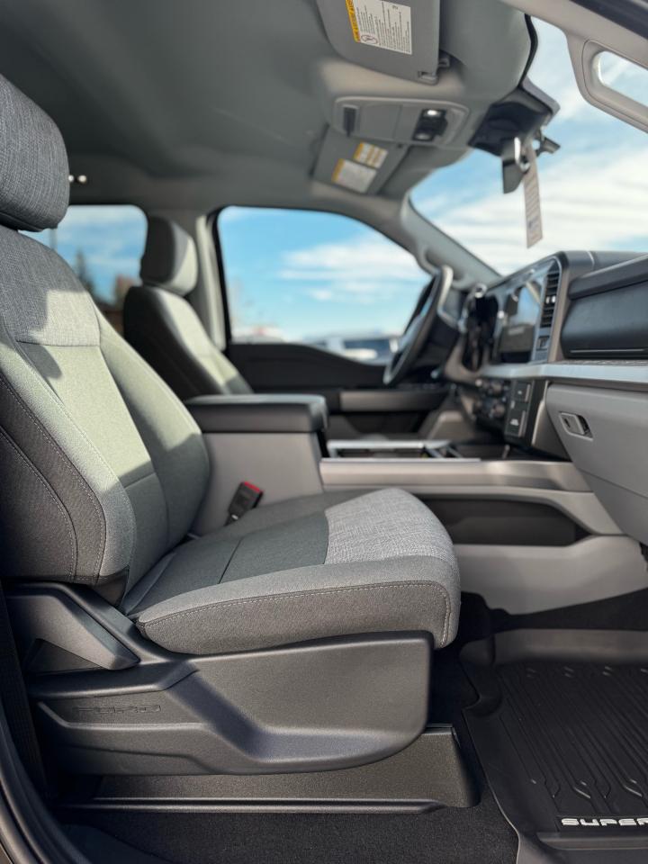2025 Ford F-350 Super Duty SRW XLT Photo5