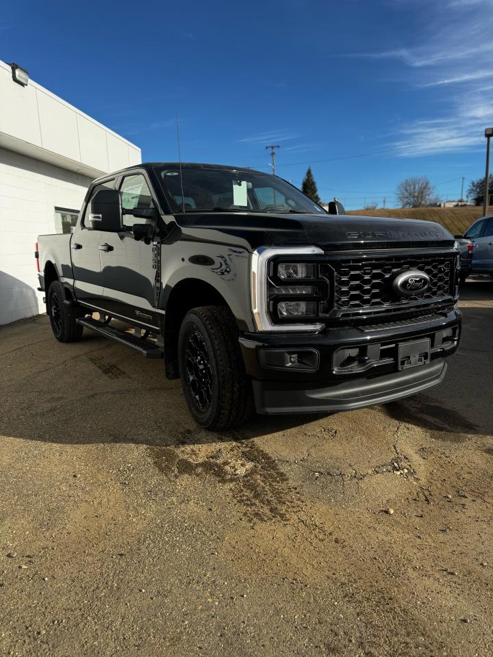 2025 Ford F-350 Super Duty SRW XLT Photo5