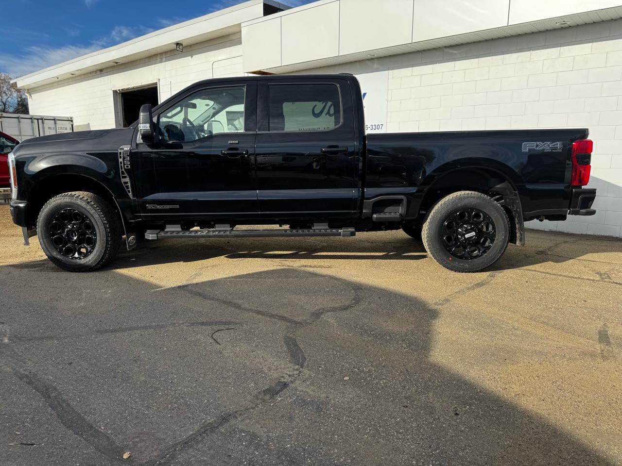 2025 Ford F-350 Super Duty SRW XLT Photo5