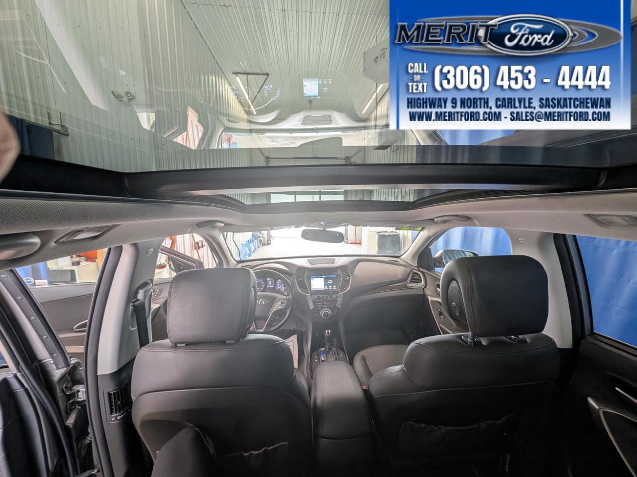 2017 Hyundai Santa Fe Sport Luxury - AWD, Heated + Photo3