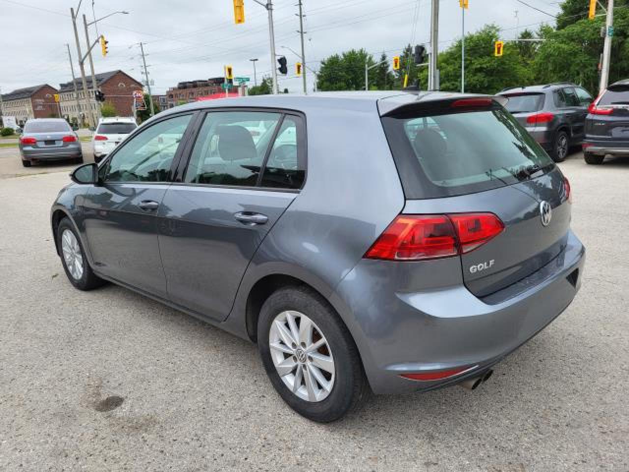 2015 Volkswagen Golf TRENDLINE Photo24