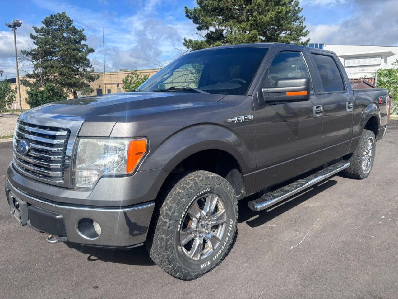 Used 2011 Ford F-150 XLT 4x4 Super Cab Styleside 8 ft. box 163 in. WB Automatic for sale in Mississauga, ON