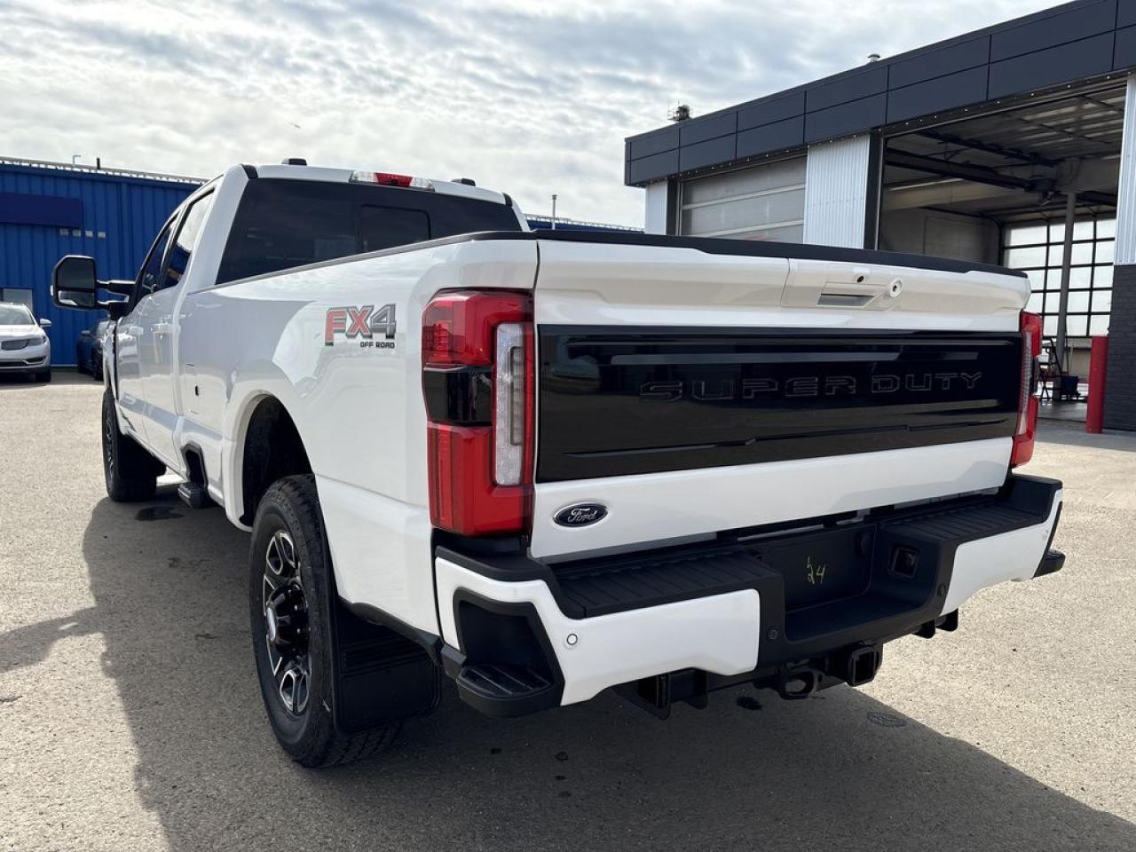 2025 Ford F-350 Super Duty SRW PLATINUM 8' Box 713A Photo5