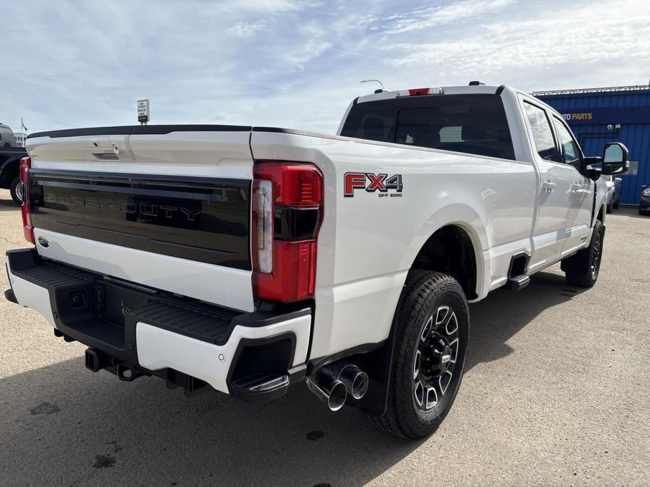2025 Ford F-350 Super Duty SRW PLATINUM 8' Box 713A Photo5