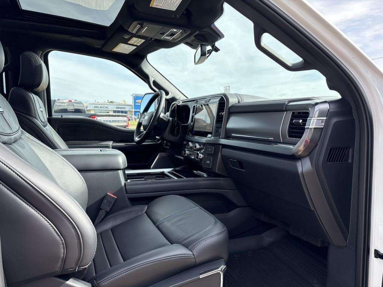 2025 Ford F-350 Super Duty SRW PLATINUM 8' Box 713A Photo5