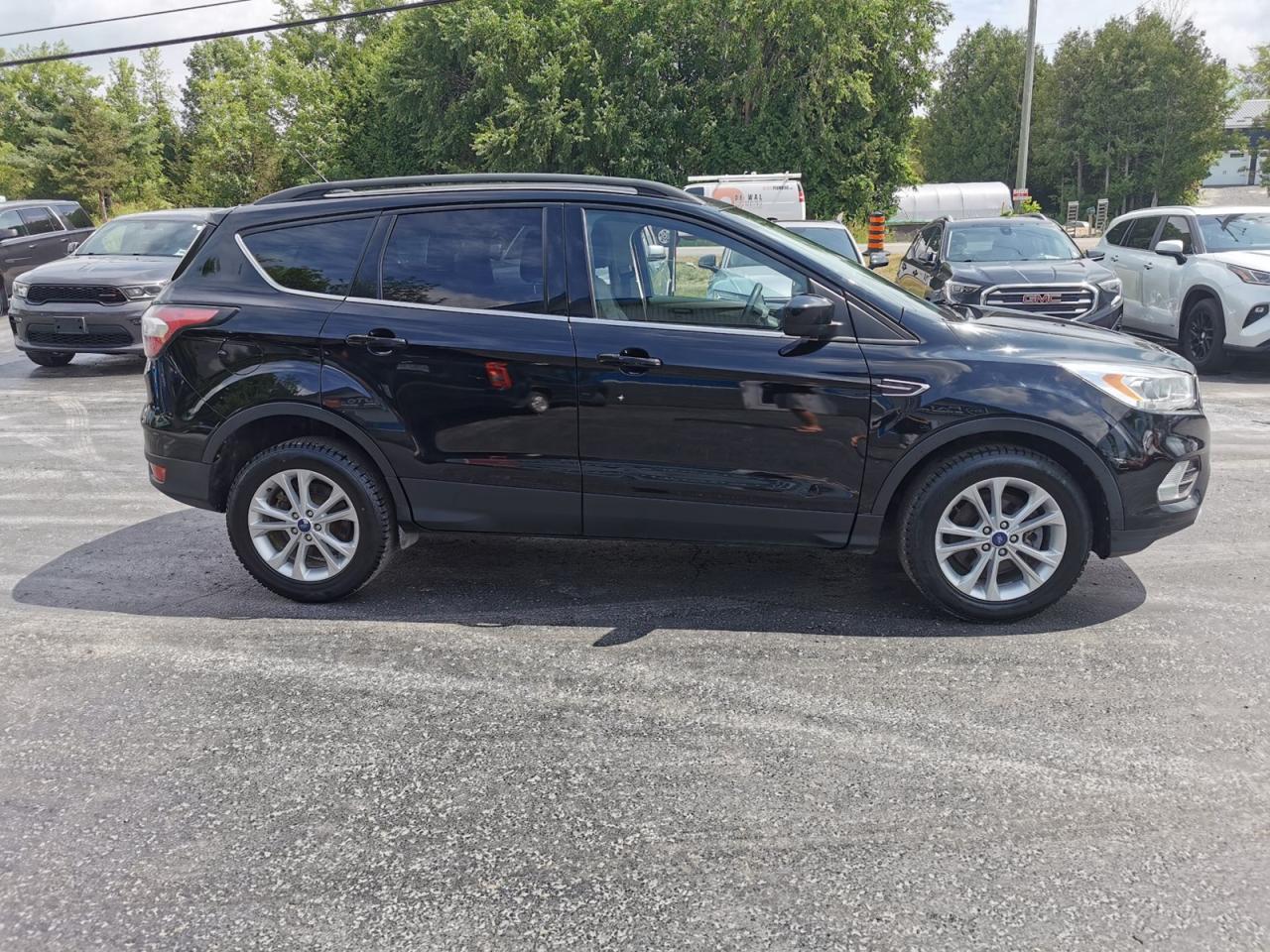 2017 Ford Escape SE - Photo #4