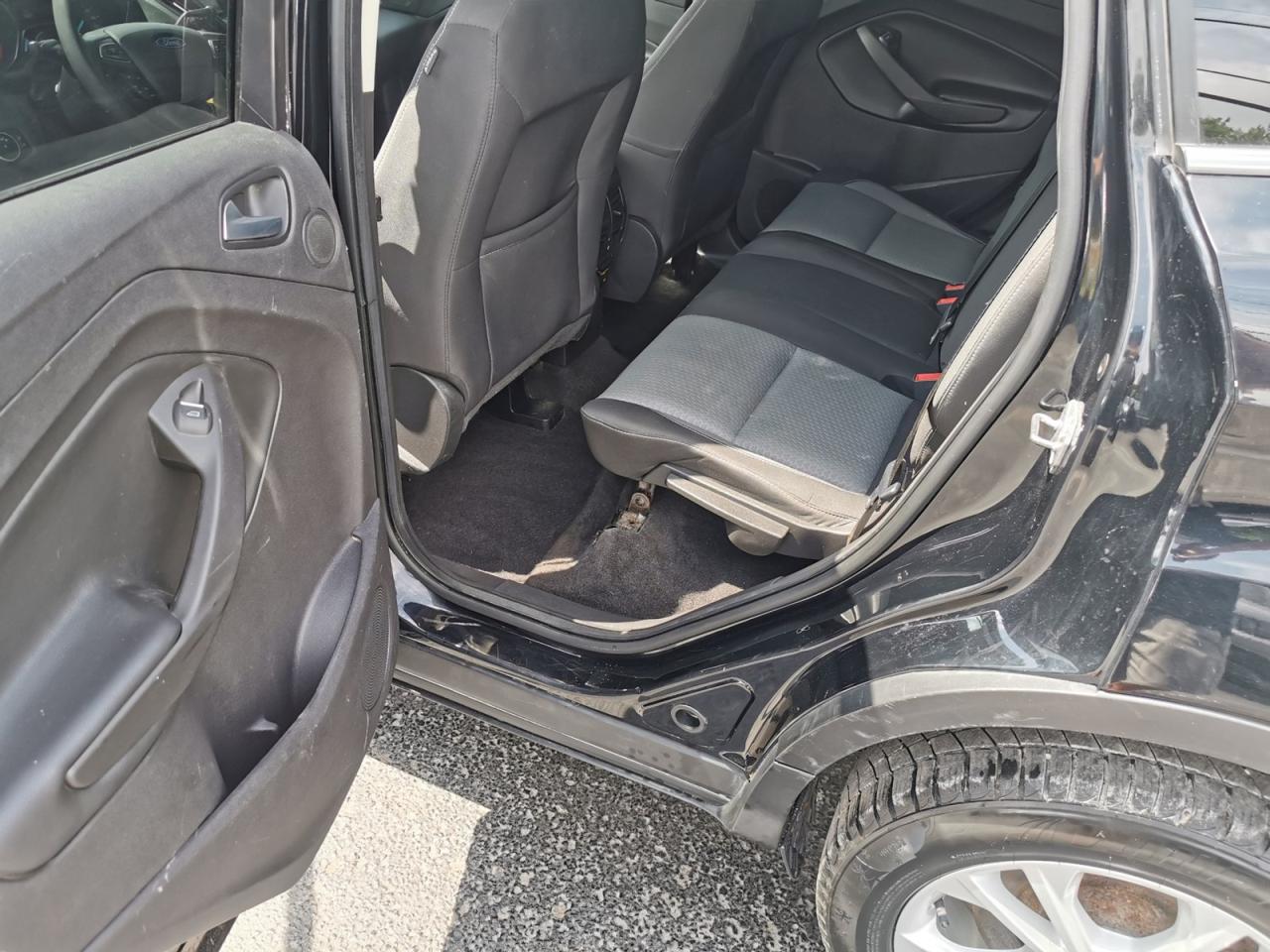 2017 Ford Escape SE - Photo #23